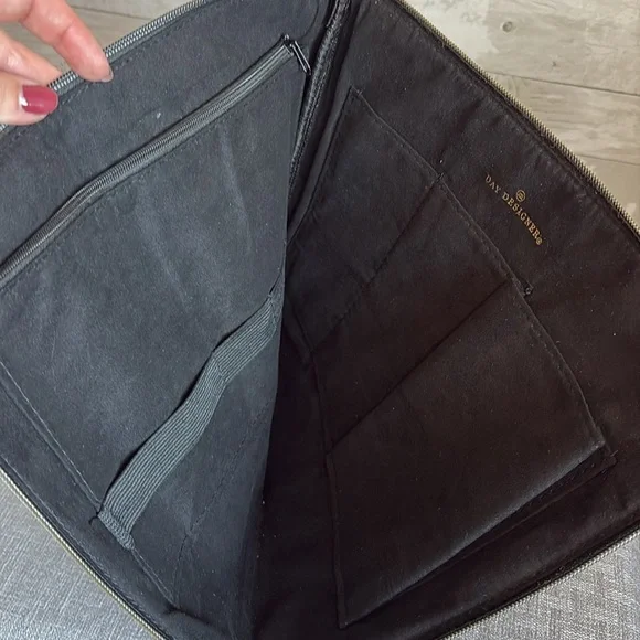 DAY DESIGNER Floral Zipper Pouch or Clutch - Picture 5 of 10